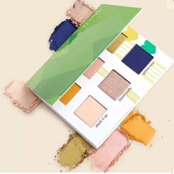 Vintage Tetris x Ipsy Game On palette NWT - Picture 2 of 3